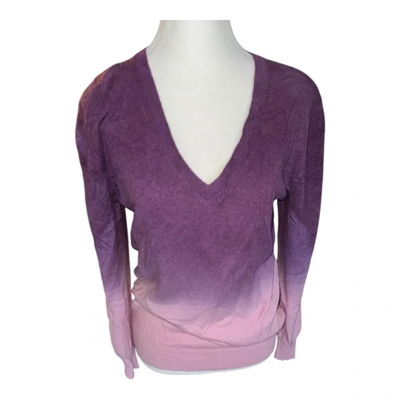 Lord & Taylor 100% Cashmere V-Neck Sweater XS Purple Pink Ombre Gradient Soft - Picture 2 of 12